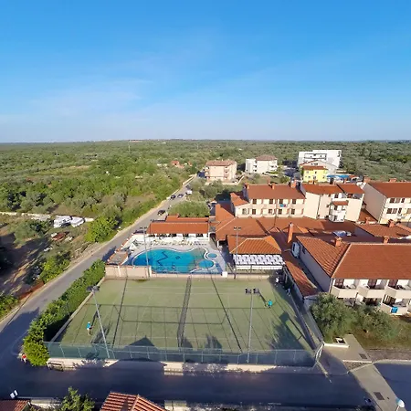 Letan Отель Фажана
